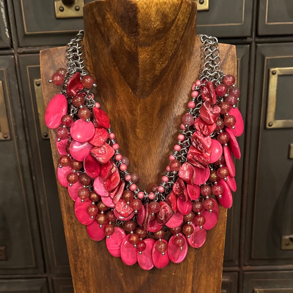 Bib necklace